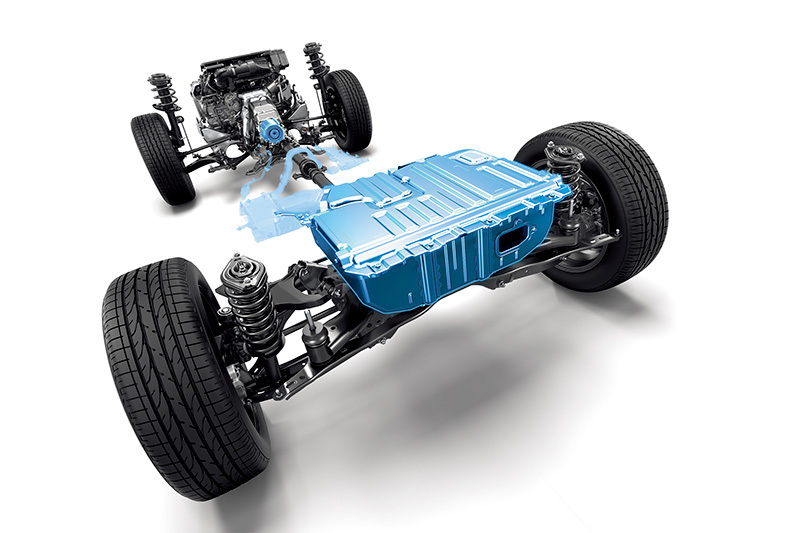 Animēta ilustrācija ar Subaru BOXER dzinēju un e-BOXER sistēmu, kur elektromotors ir integrēts piedziņā.