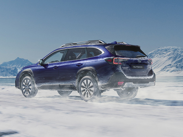 Subaru Outback sniegā ar X-Mode – progresīva pilnpiedziņa ar braukšanas režīmiem Snow/Dirt un Deep Snow/Mud nodrošina pārliecību jebkuros ziemas apstākļos.