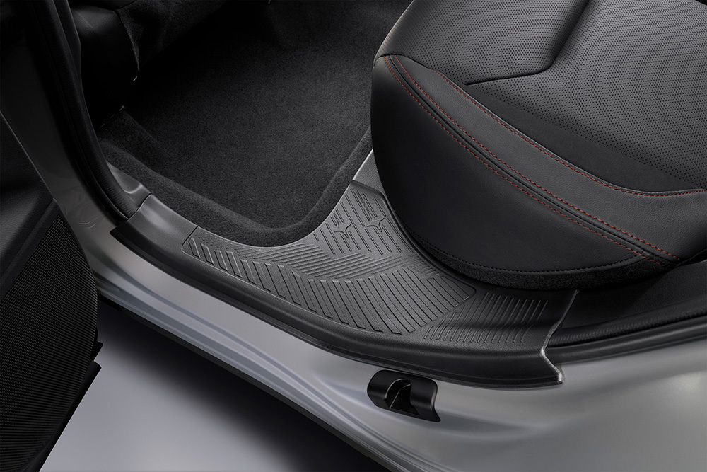 Zemā un platā ieeja Subaru Forester atvieglo iekāpšanu un izkāpšanu no aizmugurējā sēdekļa gan bērniem, gan pieaugušajiem.